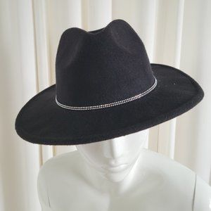 "Do everything in love" Black Felt Fedora Hat